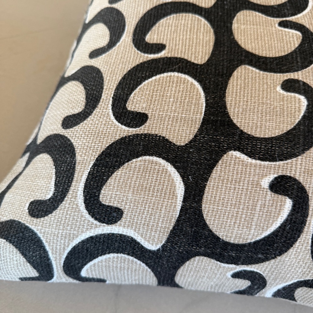 Serena & Lily Linen Throw Pillow Cover 20x20 – Black Natural Swirl (Set of 2) - Picture 3 of 6